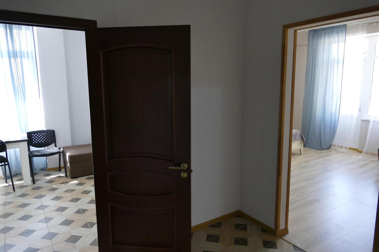 Apartments Na Beregu Sukhumi Bagian luar foto