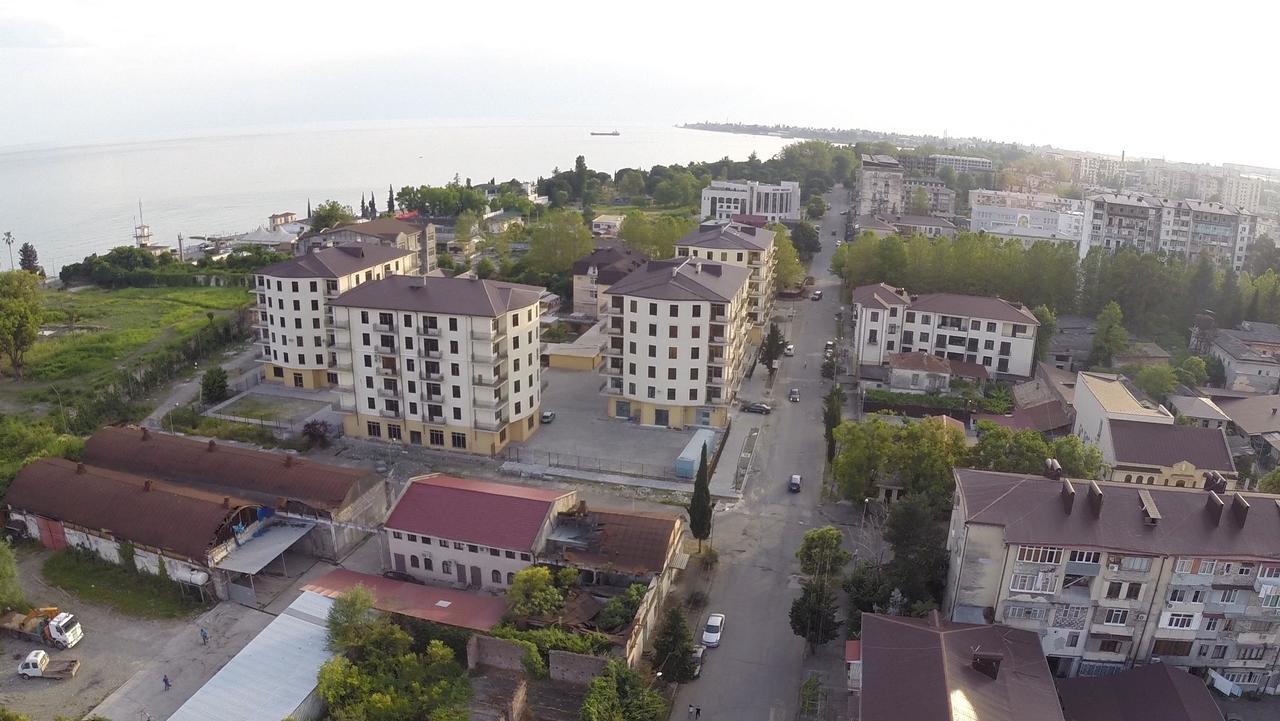 Apartments Na Beregu Sukhumi Bagian luar foto